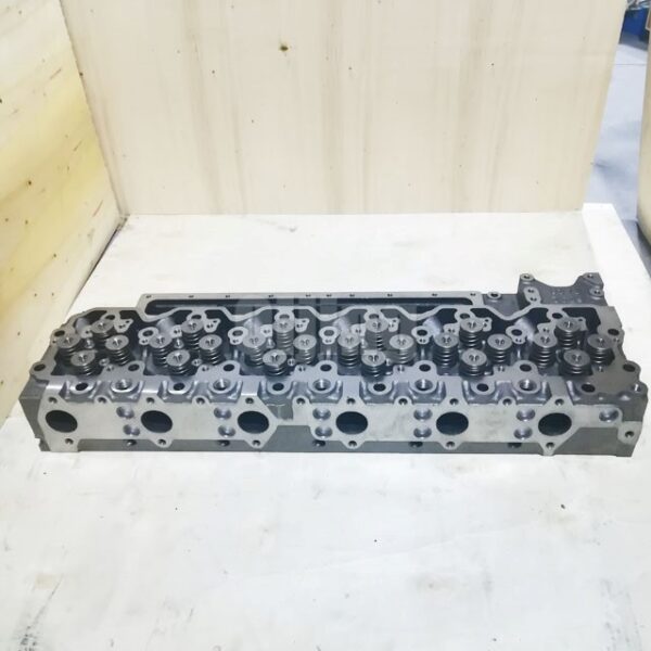 Cummins ISLe Cylinder head assembly 5339588 4942138